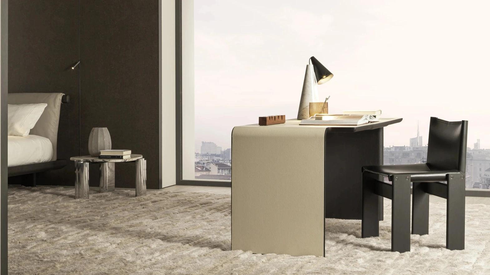 Aria metal desk upholstered in faux leather by Molteni & C