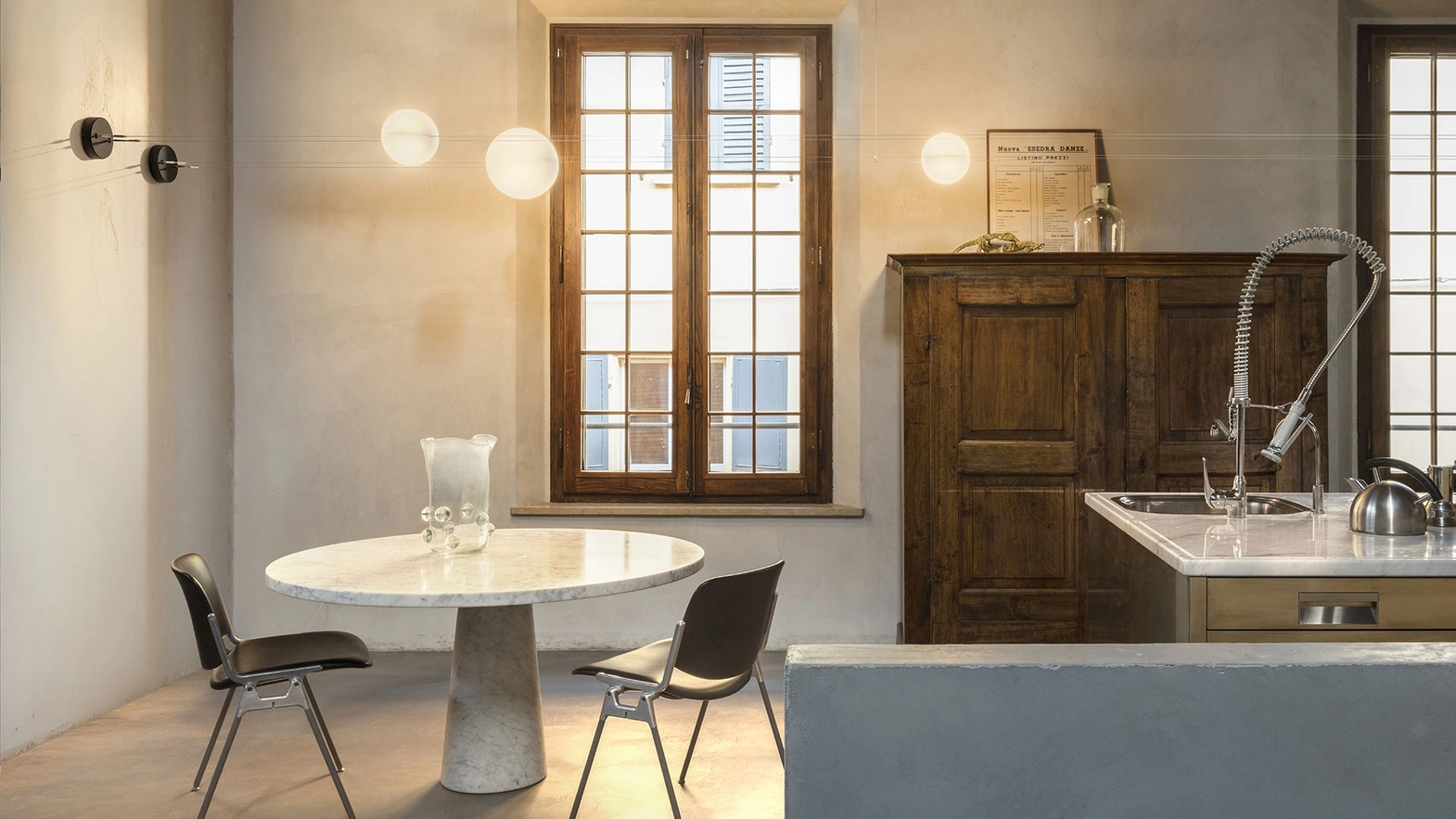 Orbit Wall wall-mounted lamp by Mogg