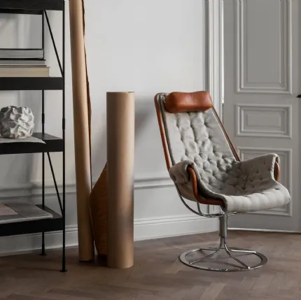 presentation of Duxiana 80 bed and Jetson armchairs