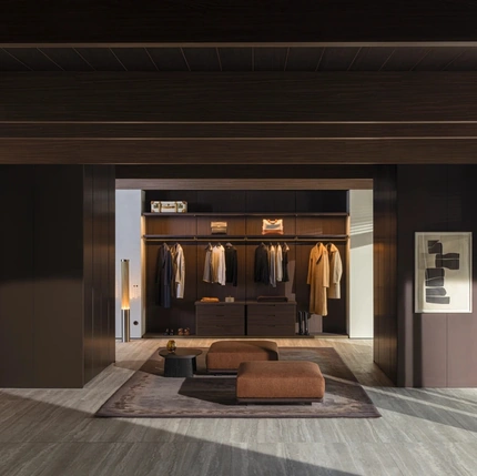 Master Dressing Walk-in Closet by Molteni & C