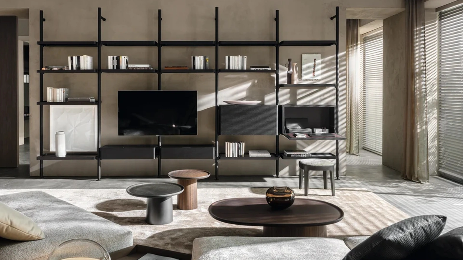 Hector bookcase in aluminum and wood by Molteni & C
