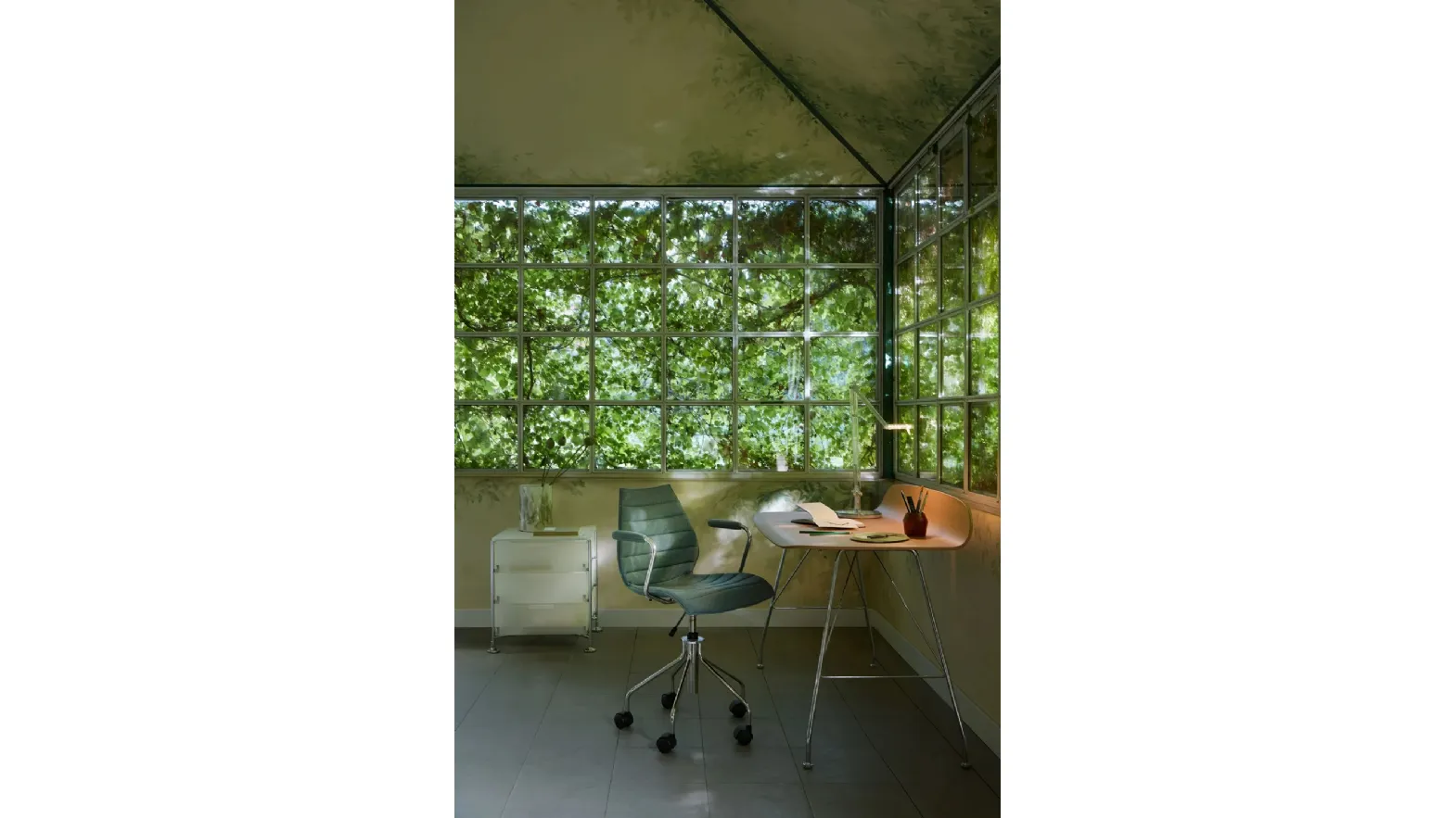 Earl of Wood writing desk by Kartell.