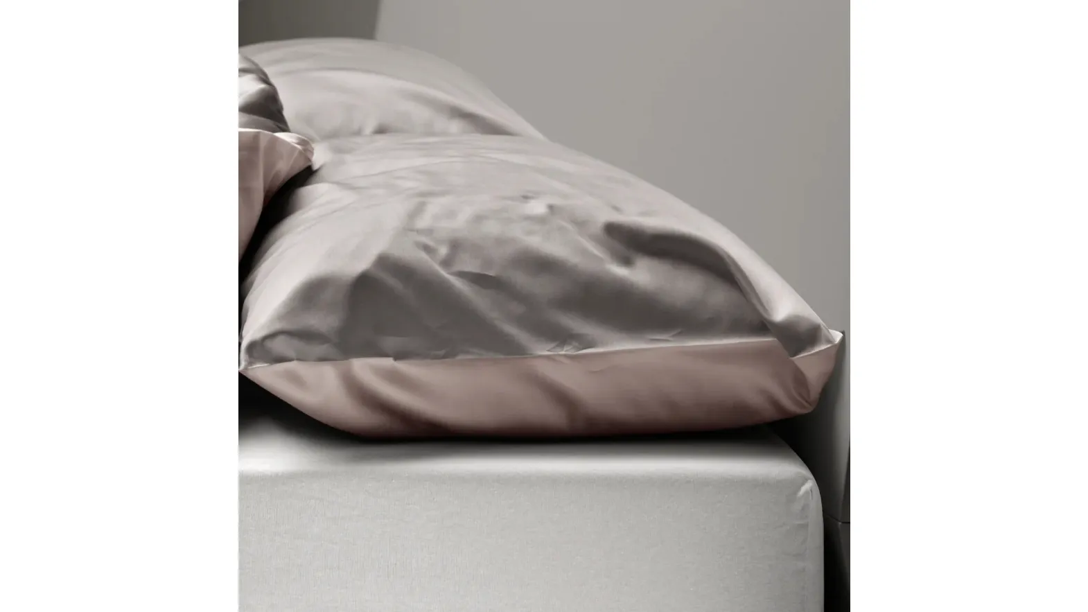 Oasis Kiss pillowcase by Daunenstep