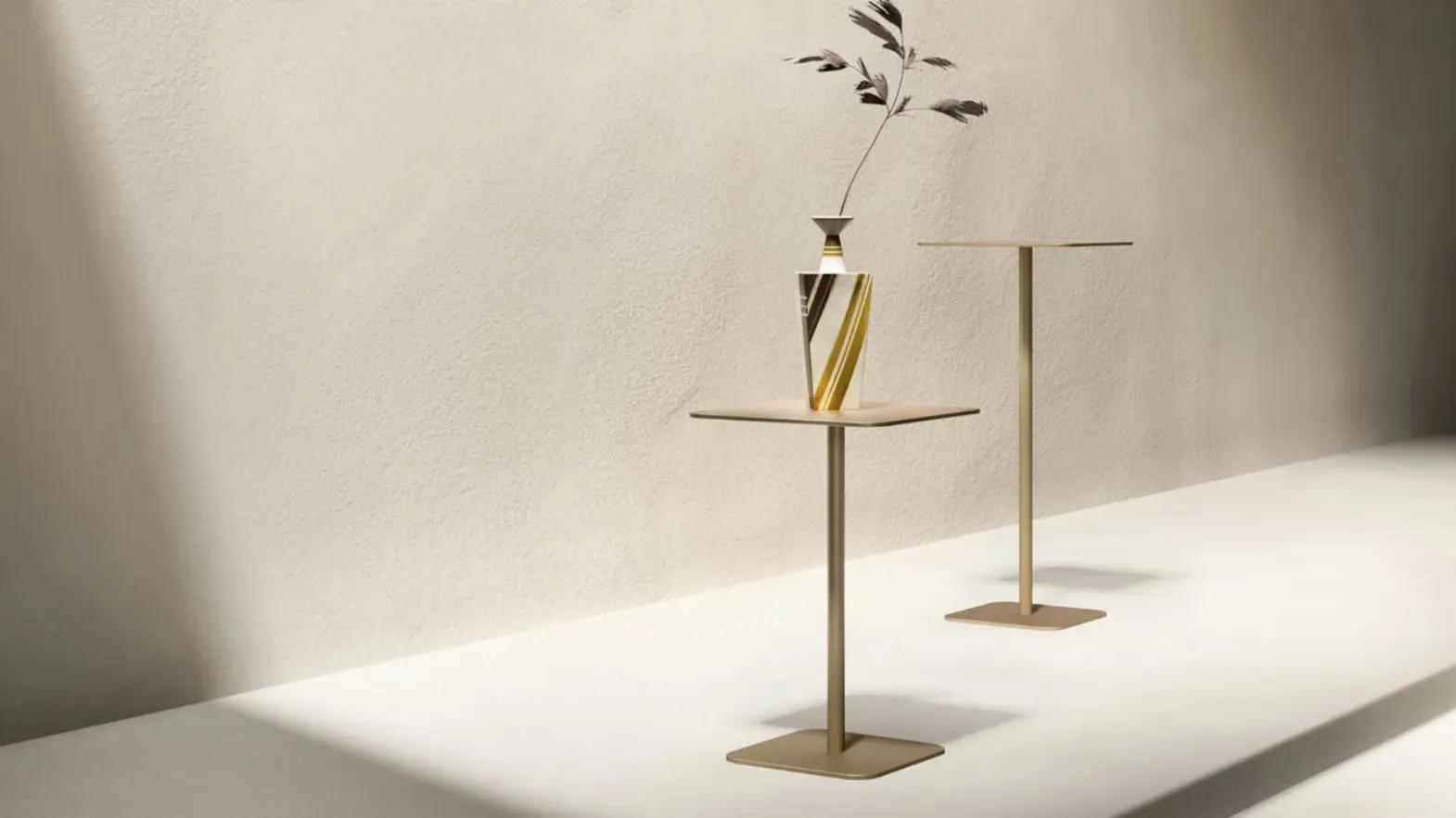 Mattia coffee table in metal by Doimo Salotti