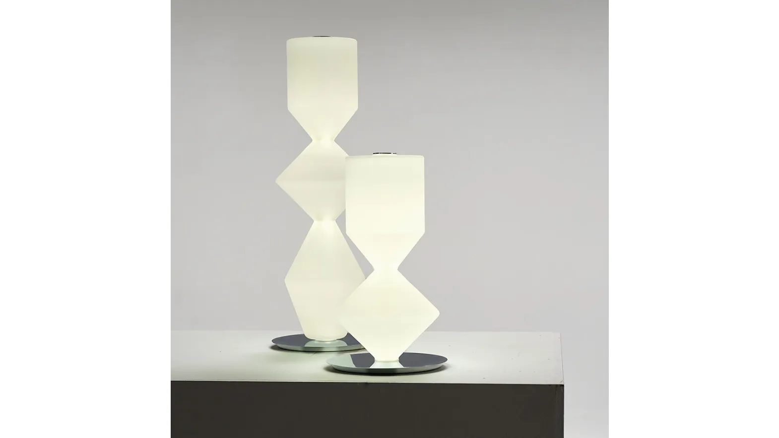 Costantina Opal table lamp by Mogg