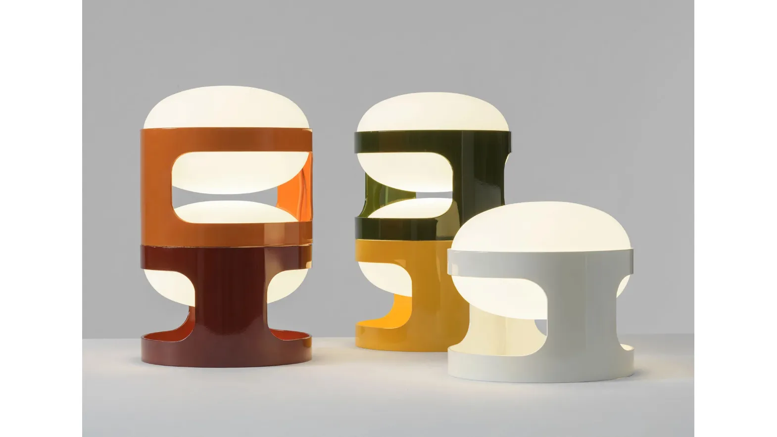 Kartell's KD28 table lamp