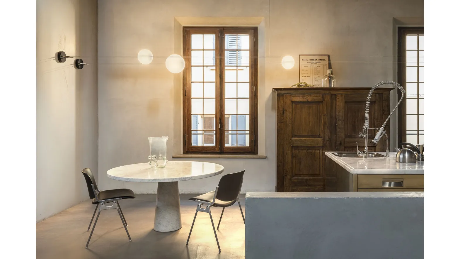 Orbit Wall wall-mounted lamp by Mogg