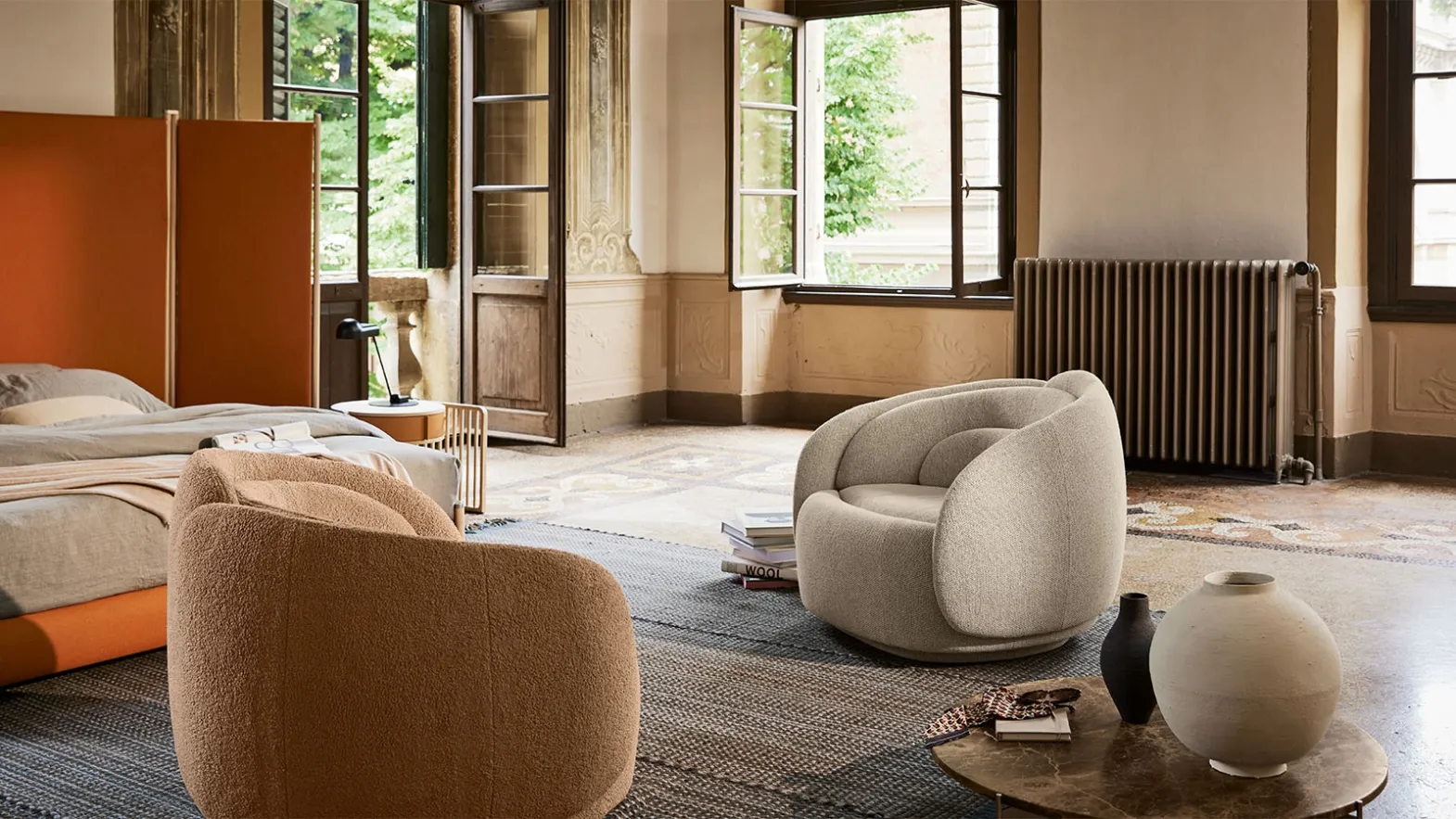 Peony armchair in upholstered fabric by Pianca