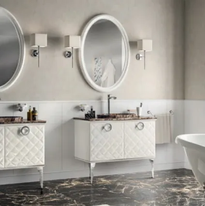 Bathroom furniture in glossy lacquer