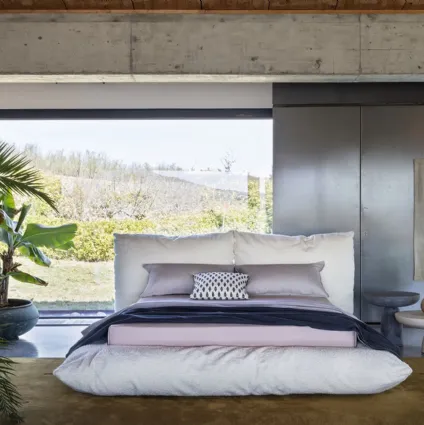 Alba padded fabric bed by Mogg