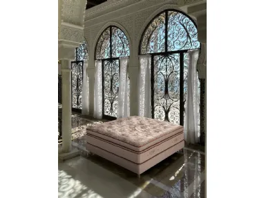 Midsummer Milano Flora sommier bed.