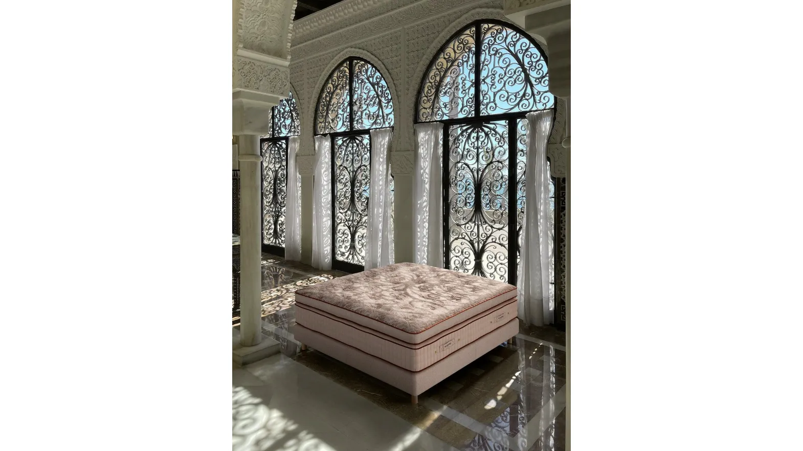 Midsummer Milano Flora sommier bed.