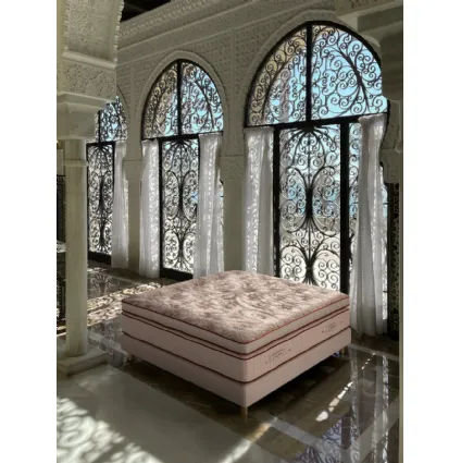 Midsummer Milano Flora sommier bed.