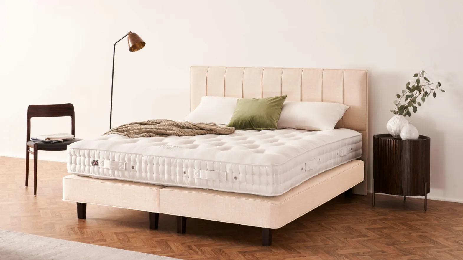 Hera fabric bed by Vispring