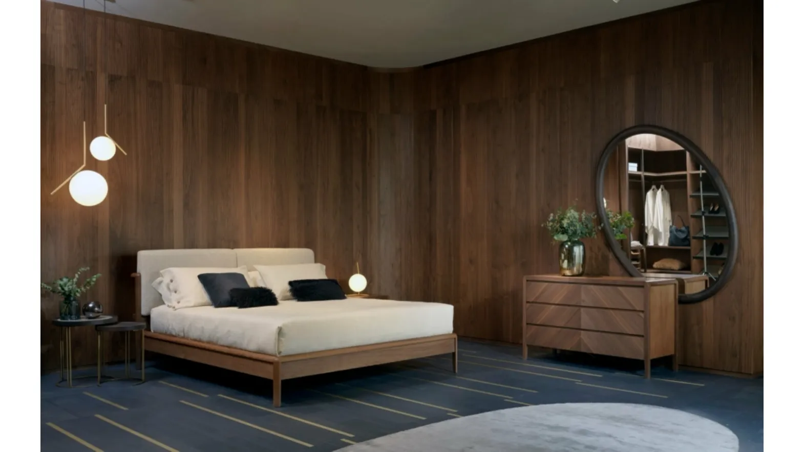 Leonardo bed in padded fabric by Arte Brotto.