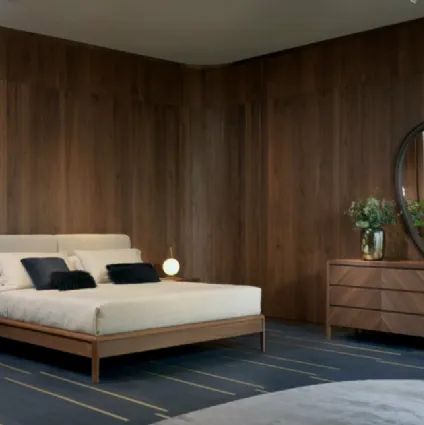 Leonardo bed in padded fabric by Arte Brotto.