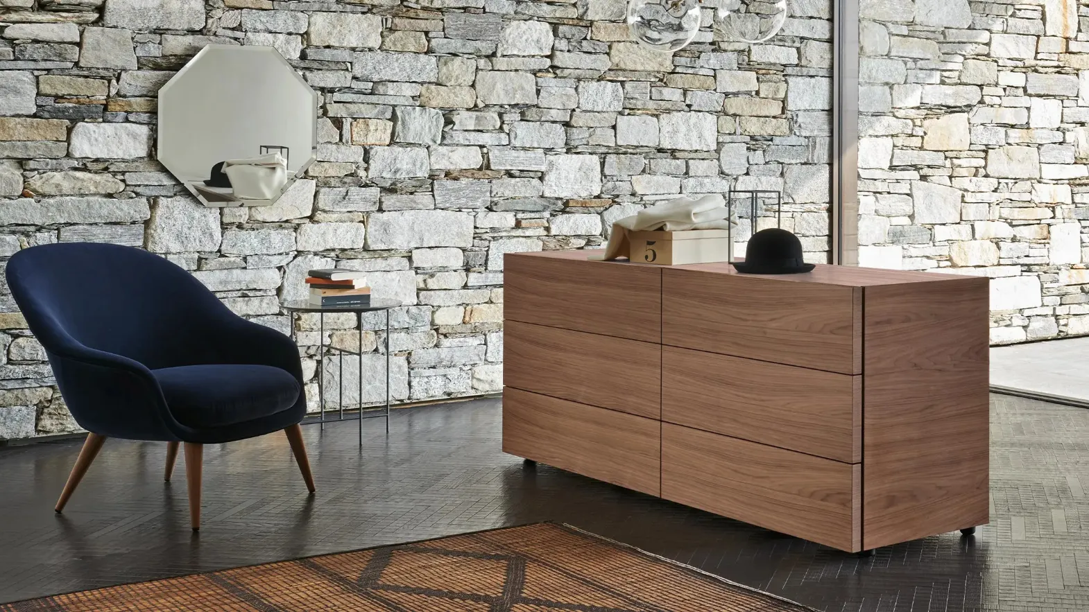 Sangiacomo's Valeo chest