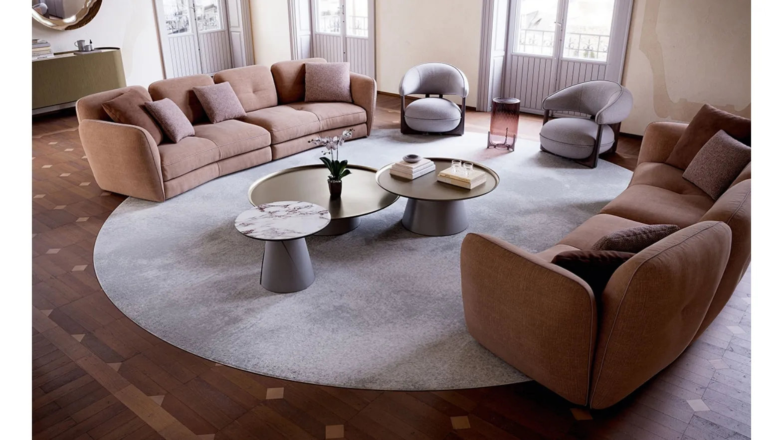 Linear sofa Michael by Cattelan Italia.