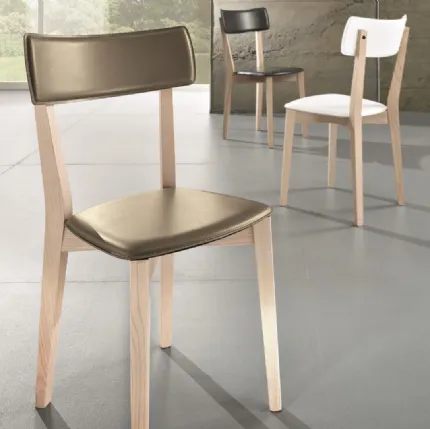 Ginger S132 chair in leather and wood by Friulsedie.