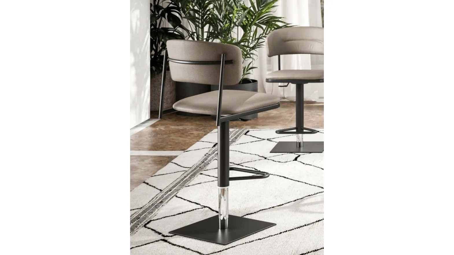 Logan stool by Ozzio