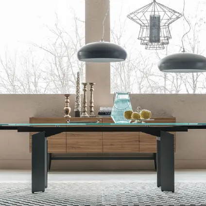 Extendable table in crystal with steel legs ElanDrivediCattelanItalia