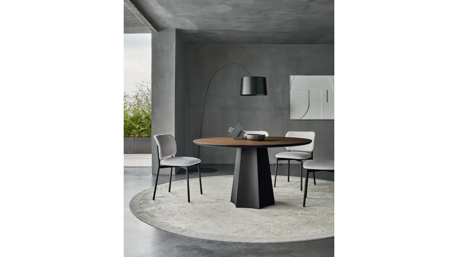 Round table 