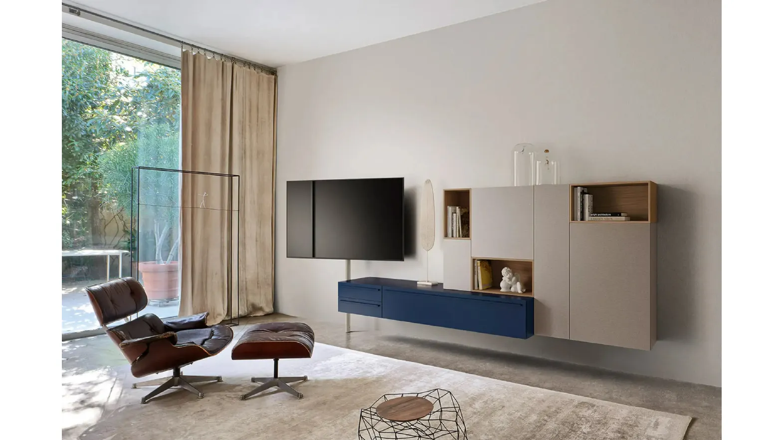 Mobile TV stand in lacquered finish by Sangiacomo