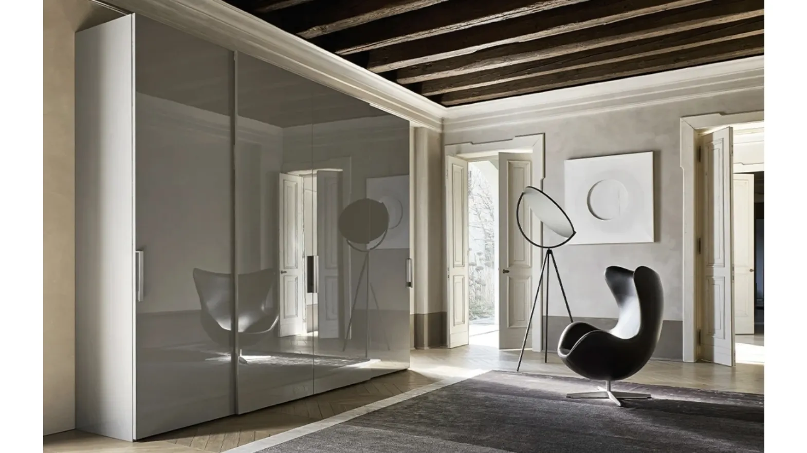 Smooth door wardrobe in glossy Slate lacquered finish with Mia handle by Sangiacomo.