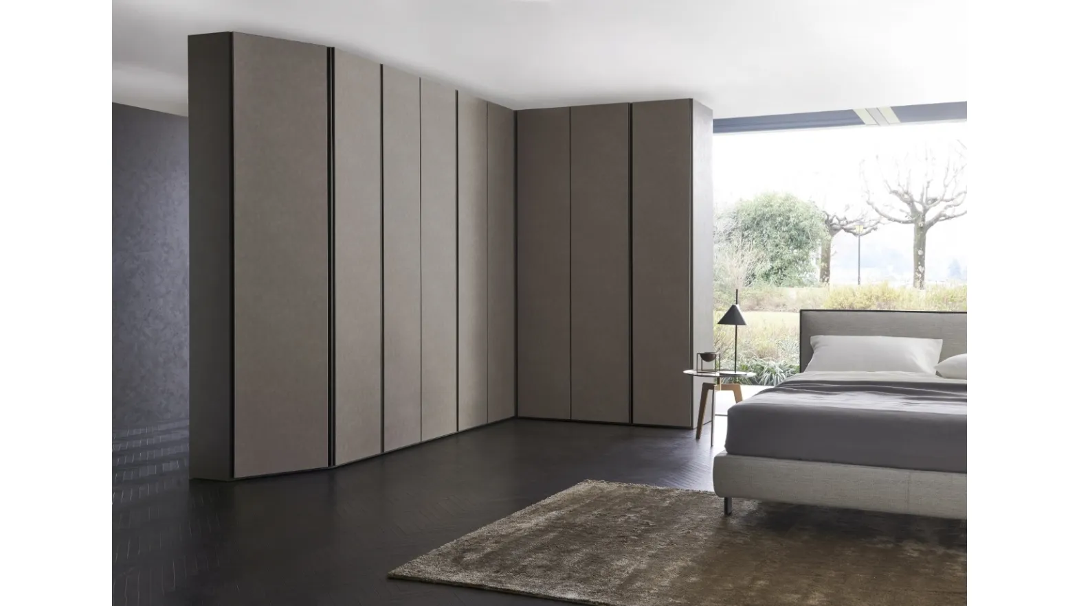 Corner wardrobe Breccia with hinged doors by Sangiacomo.