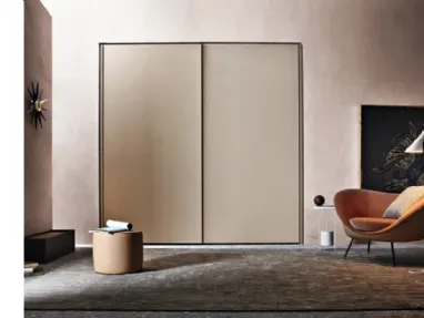 Gliss-Master Wardrobe - A Filo Door lacquered by Molteni & C