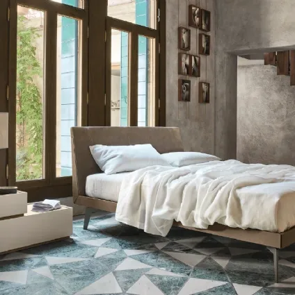 Febo 02 bed covered in vintage Sangiacomo leather