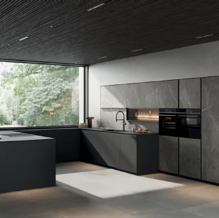 Modern kitchen with Glass 2|0 08 island by Arredo3.