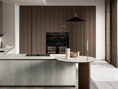 Modern Kitchen in Gres with Glass Peninsula by Arredo3