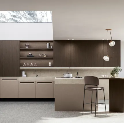 Modern kitchen with Tekna 02 peninsula in pet and walnut by Arredo3