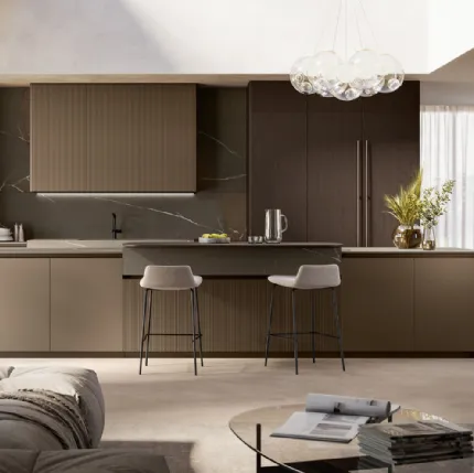 Modern kitchen with Time 01 island in lacquered and walnut by Arredo3.