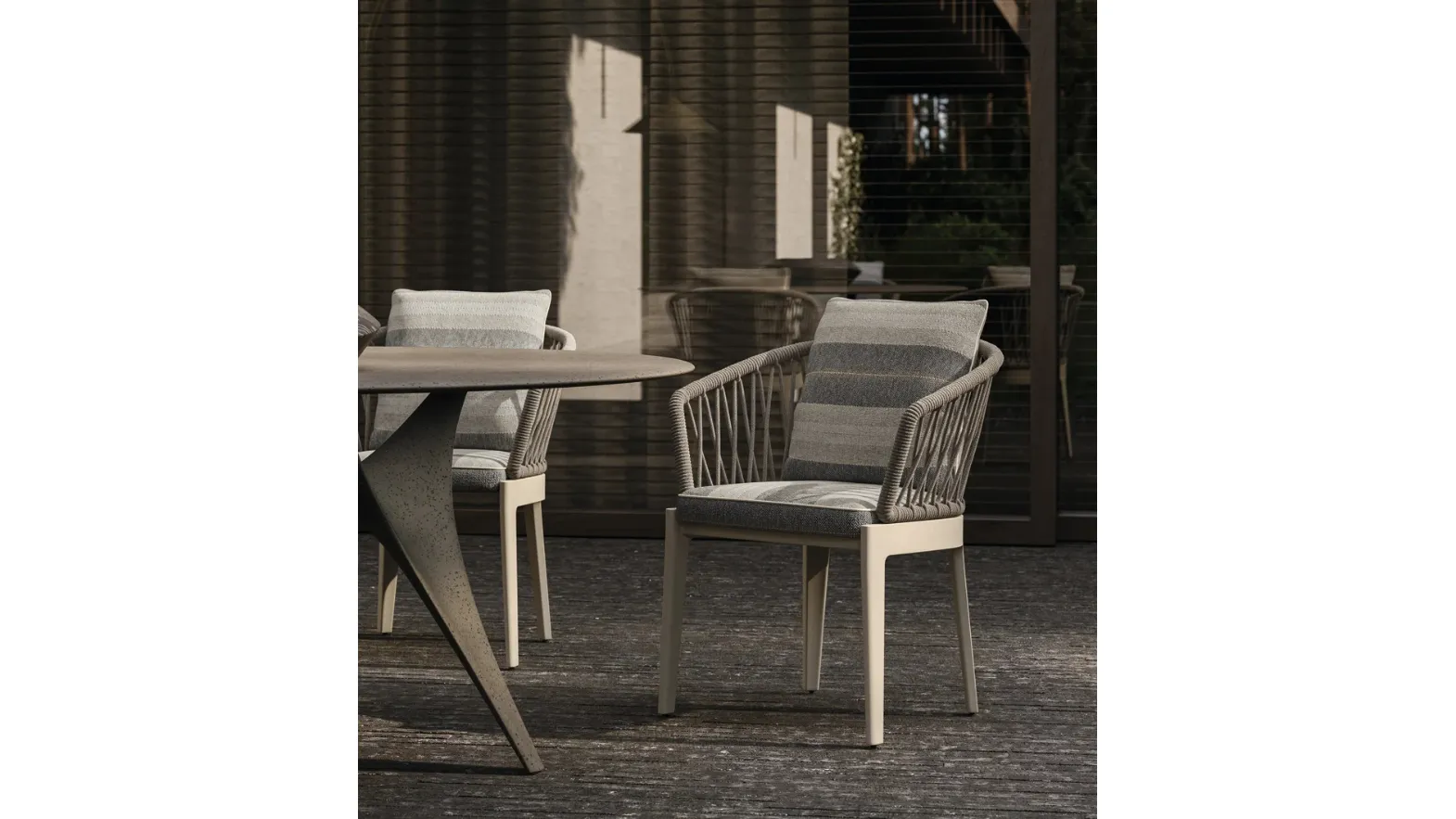 Chelsea Chair by Molteni & C