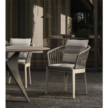 Chelsea Chair by Molteni & C