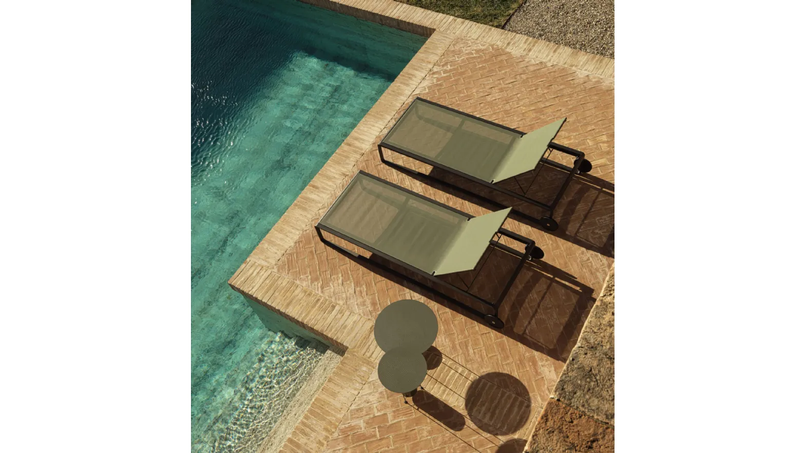 Guell daybed by Molteni &