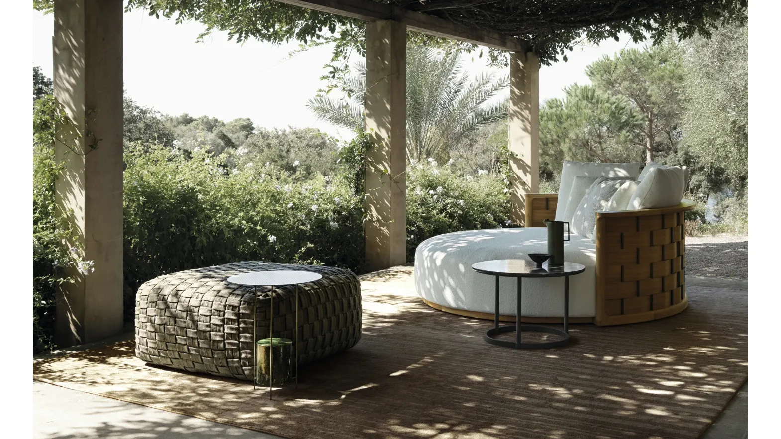 Hyde fabric pouf by Molteni & C