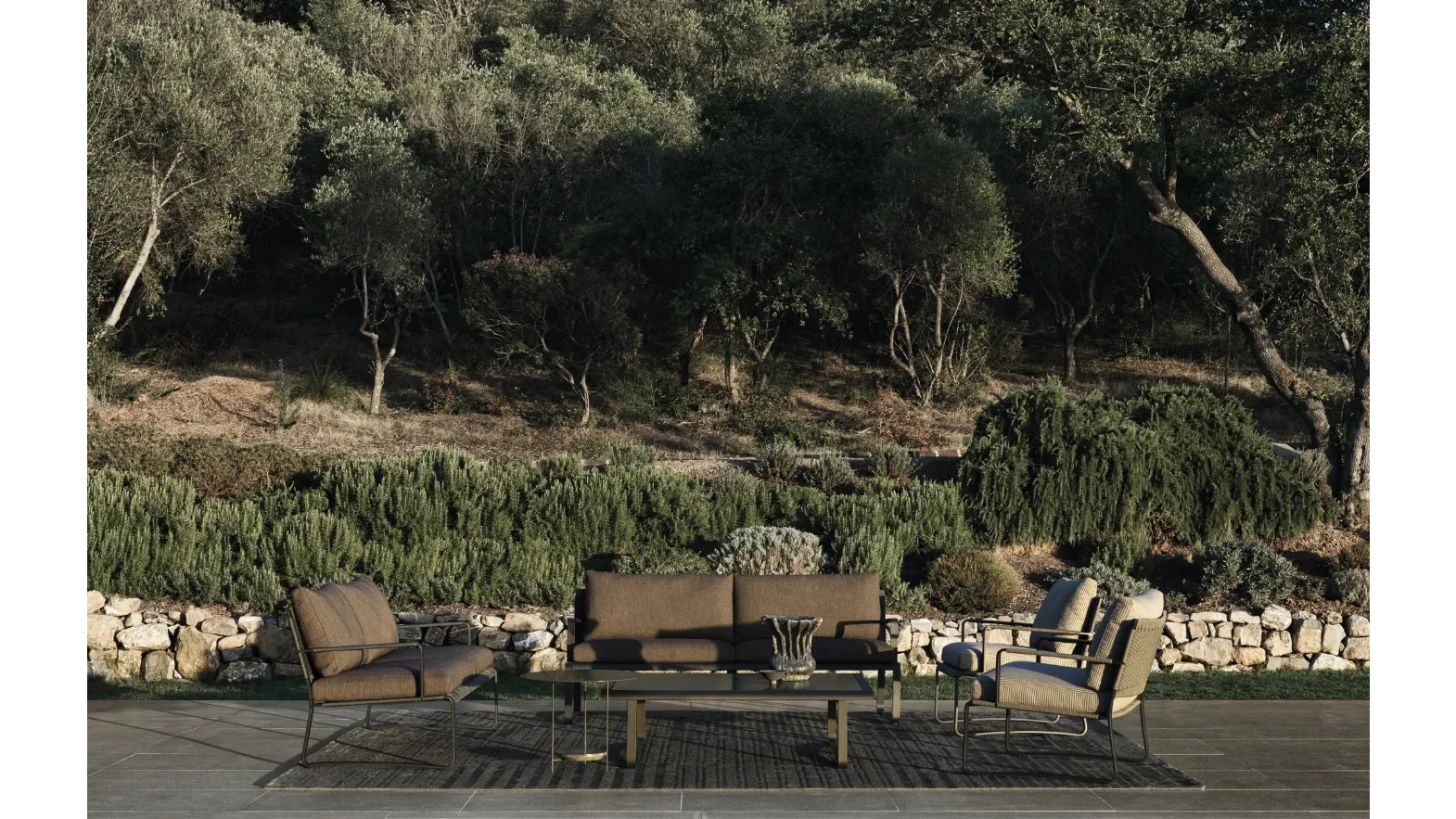 Phoenix outdoor furniture by Molteni & C