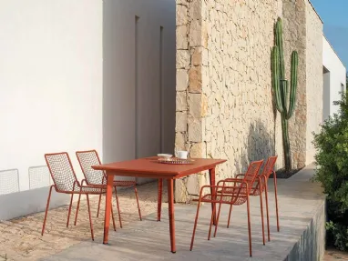 Plus 4 extendable steel table by Emu