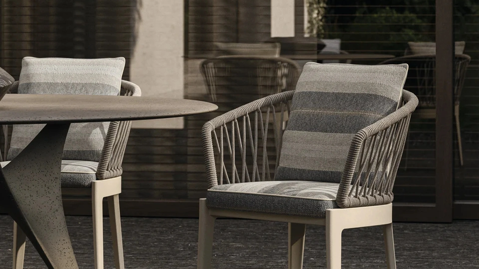 Chelsea Chair by Molteni & C