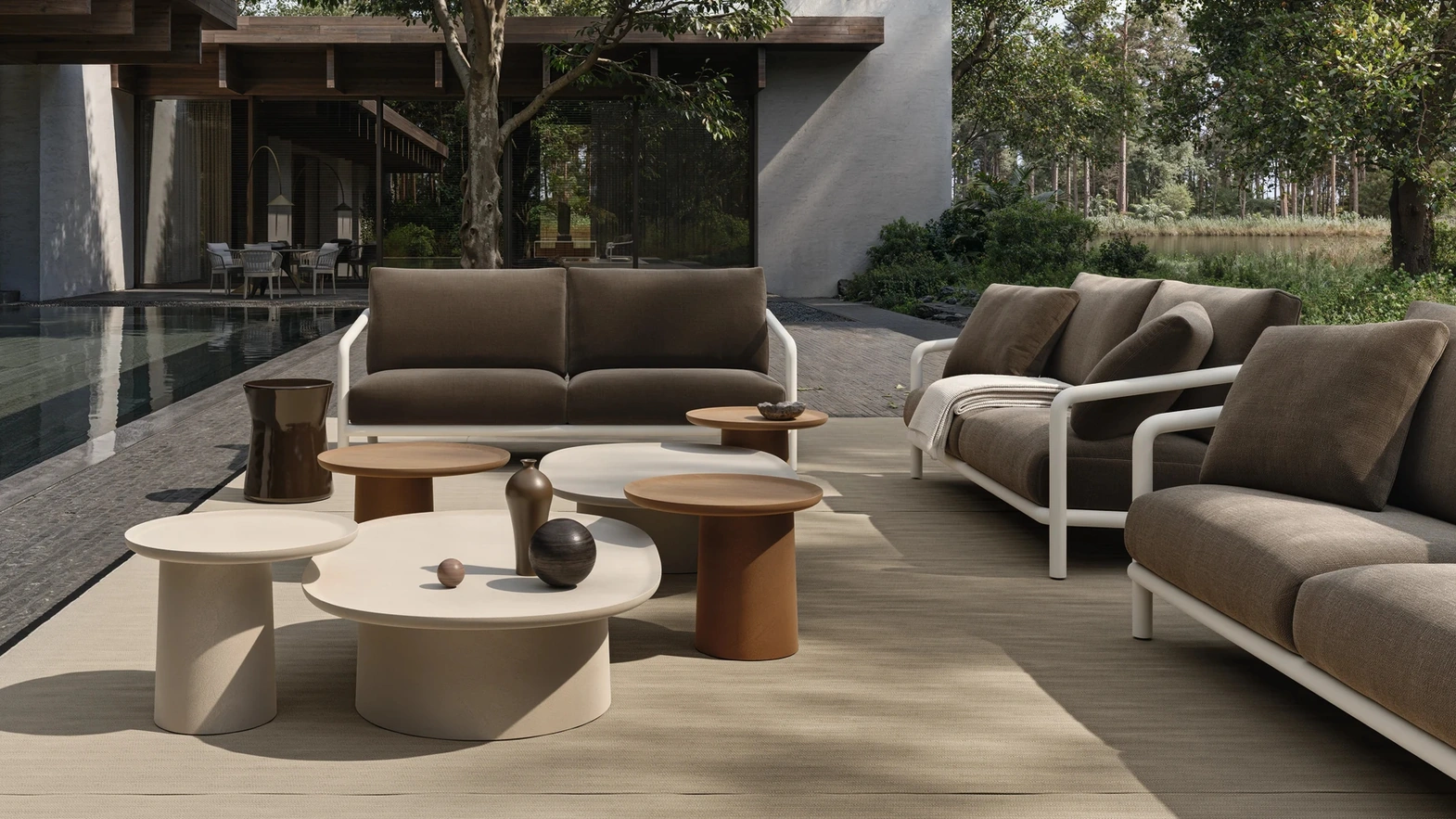 Louisa side tables by Molteni & C