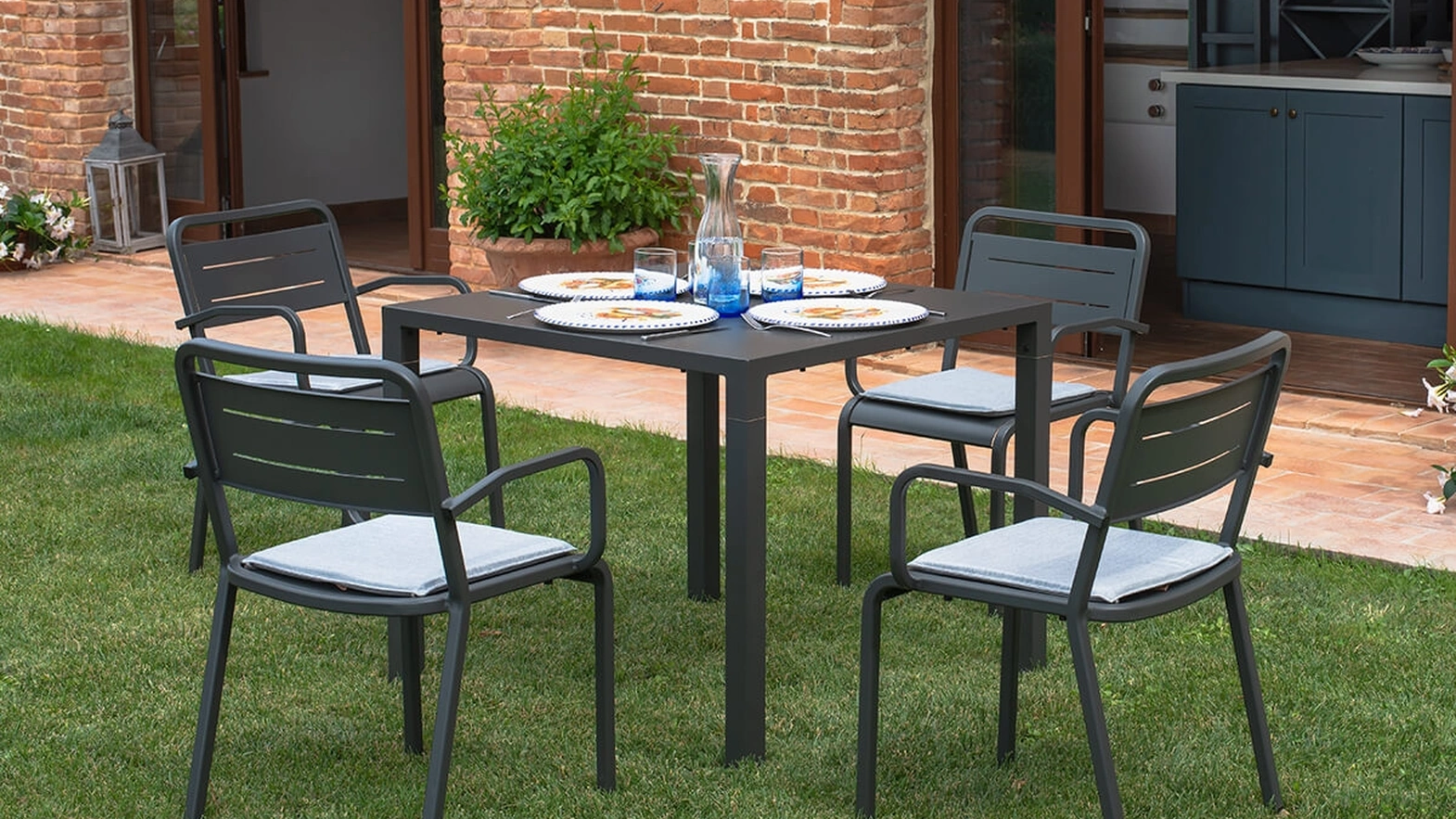Nova table in steel by Emu