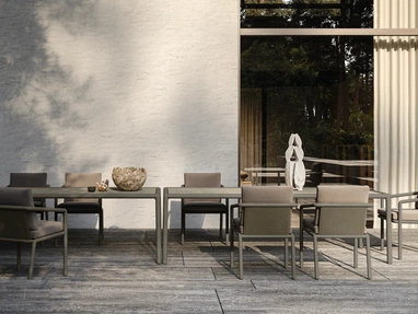 Soleva Tables and Chairs by Molteni & C