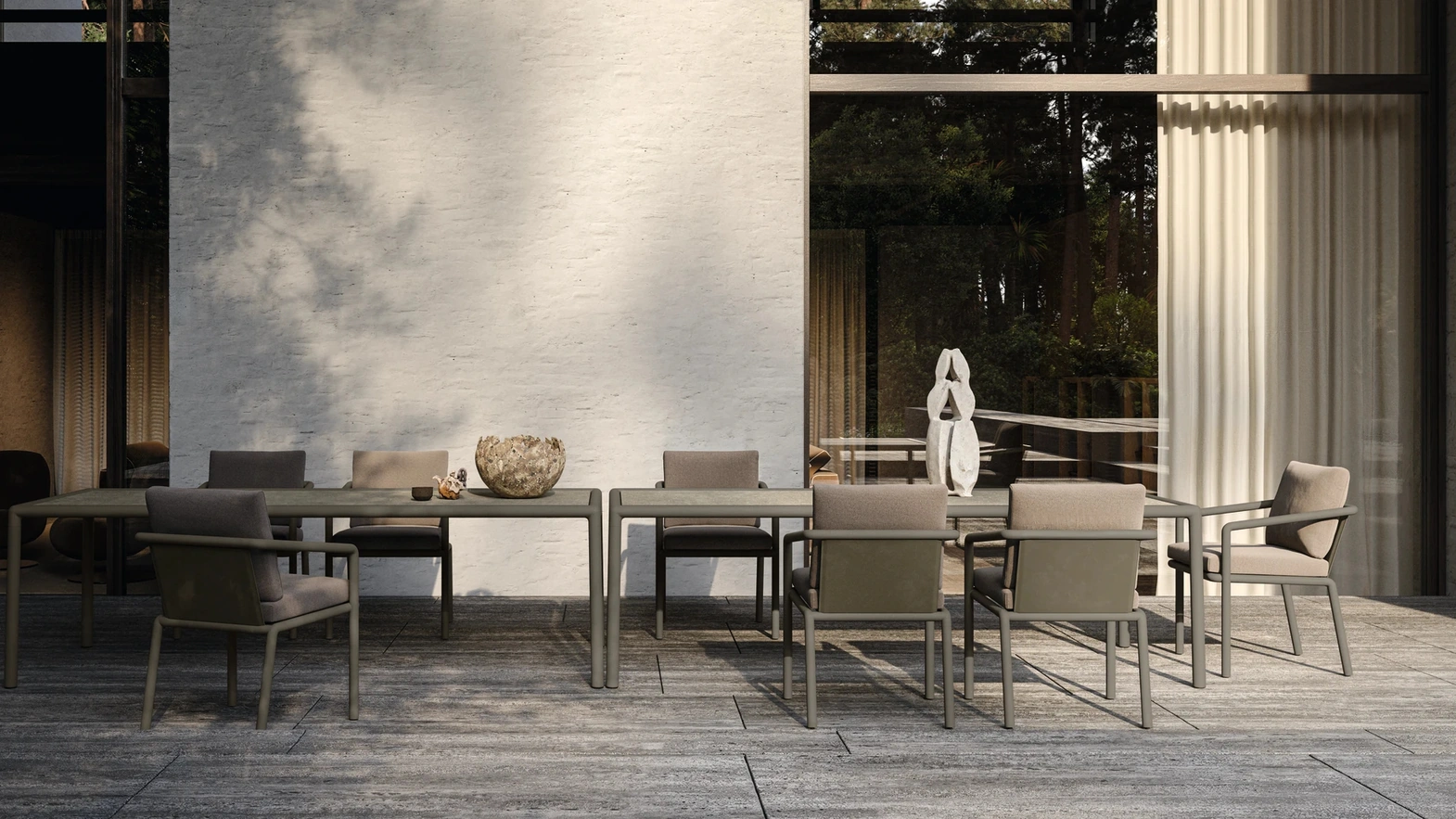 Soleva Tables and Chairs by Molteni & C